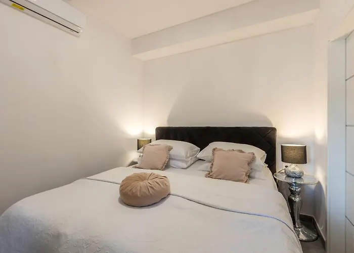 Milla Apartment *