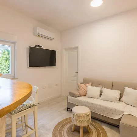 Apartament Milla *