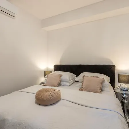 Milla Apartment *